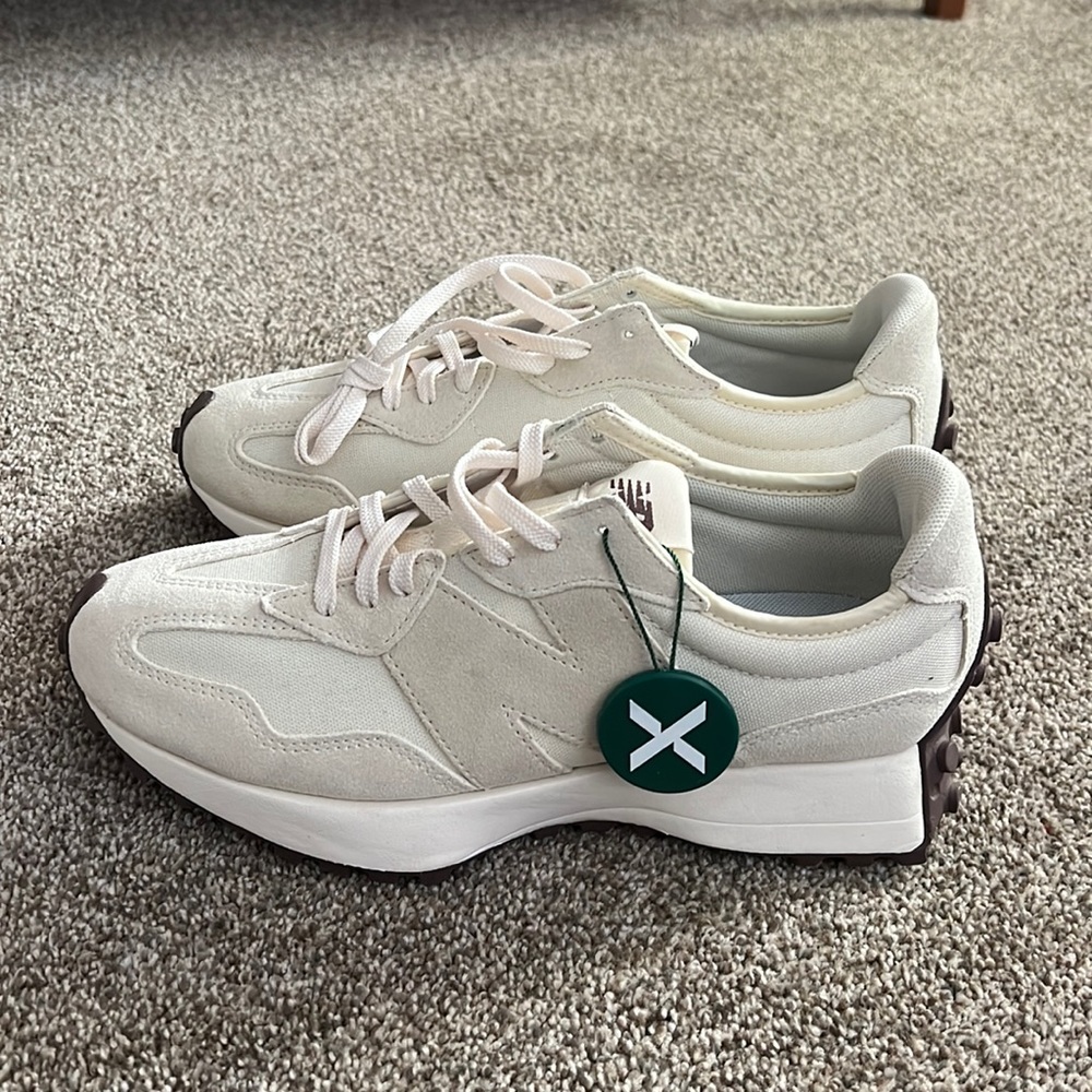 New Balance 327